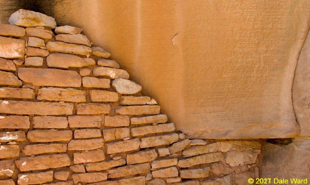 One of the overhang ruins has a wall which follows the overhang’s rock contour closely