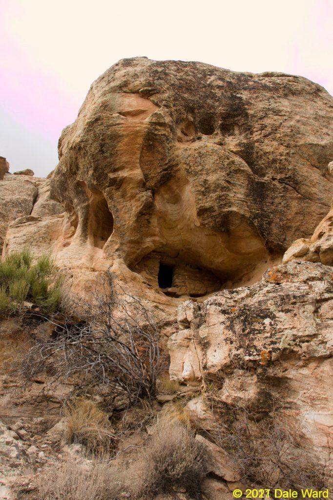 Ruin nestled in its eye-shaped alcove